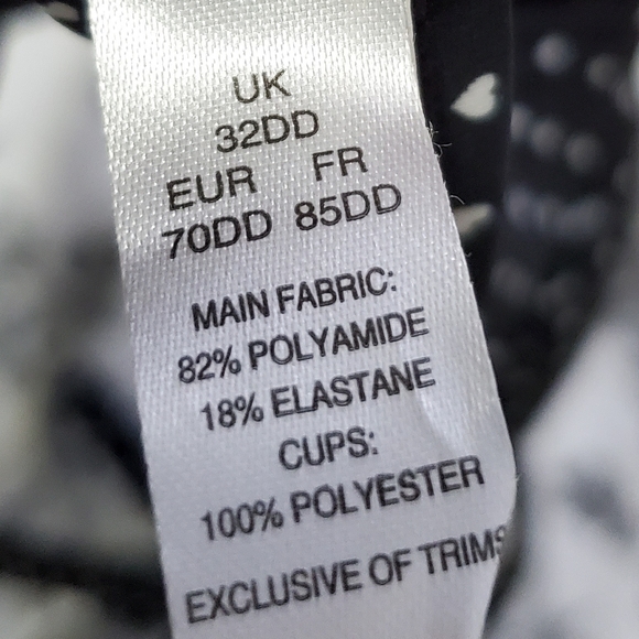 NEW Cute 32DD halter bikini top with hearts - Picture 3 of 3